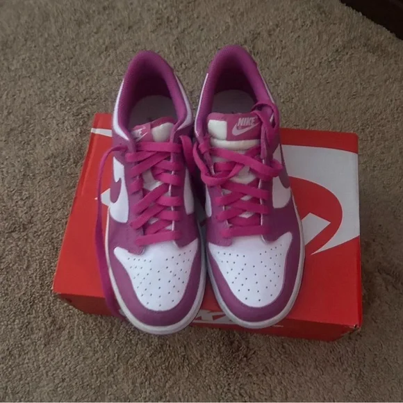 active fuchsia dunks - size women’s 8 - Picture 2 of 3